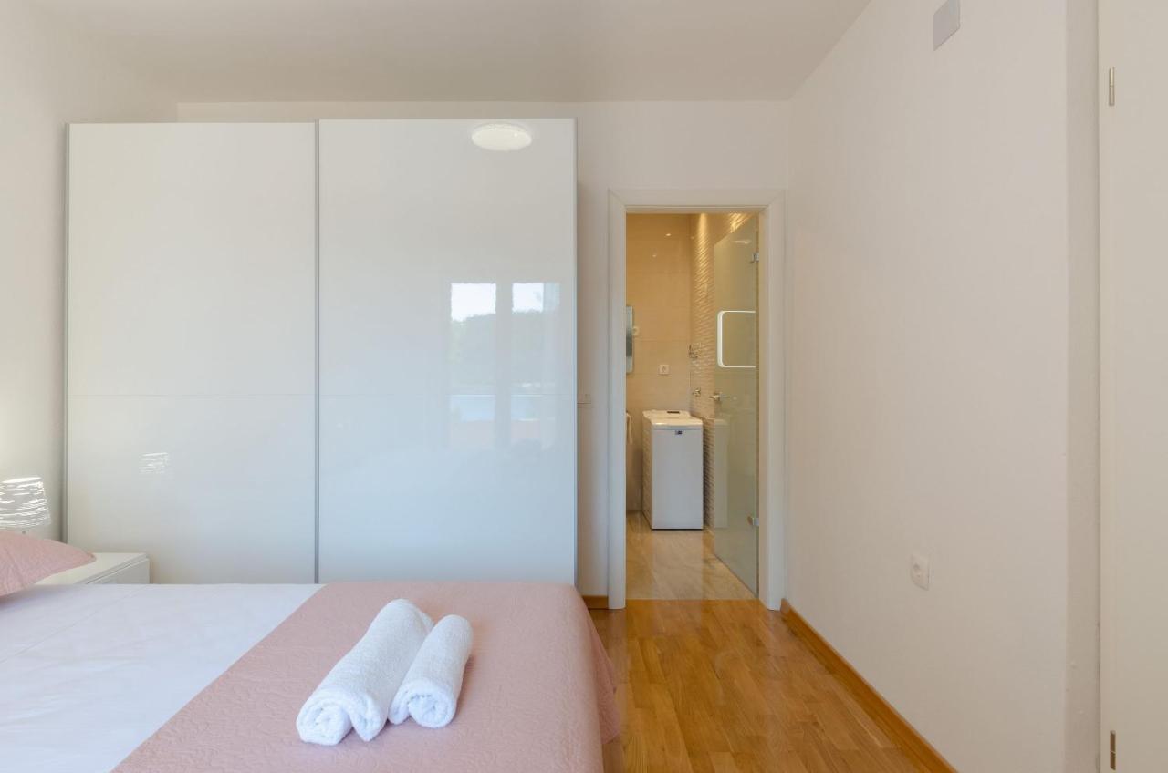 Pine Tree Apartment Zanetic Blato  Exteriér fotografie