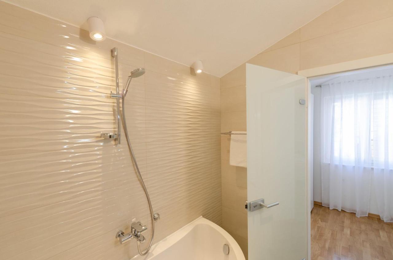 Pine Tree Apartment Zanetic Blato  Exteriér fotografie